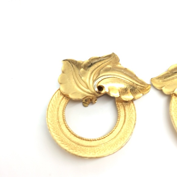 VINTAGE 80S 90S ORGANIC BRUSHED GOLD STATEMENT HOOP EARRING LEAVES PARISIAN CHIC - Picture 8 of 16